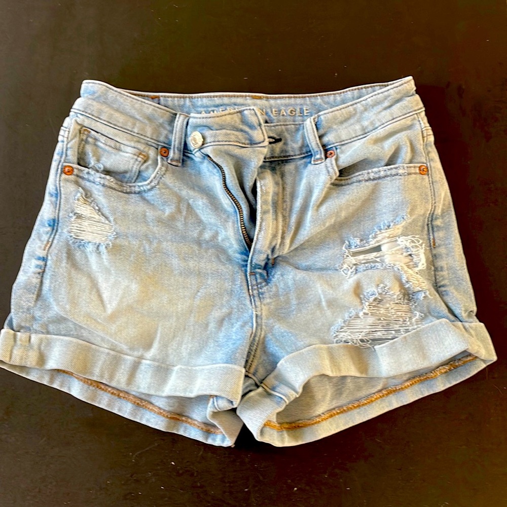 American Eagle Mom Short NWOT sz. 4